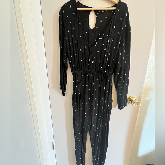 Symbology Clothing Baby Cacti Wrap Jumpsuit in Black & Ivory, women’s size XL - Picture 4 of 8
